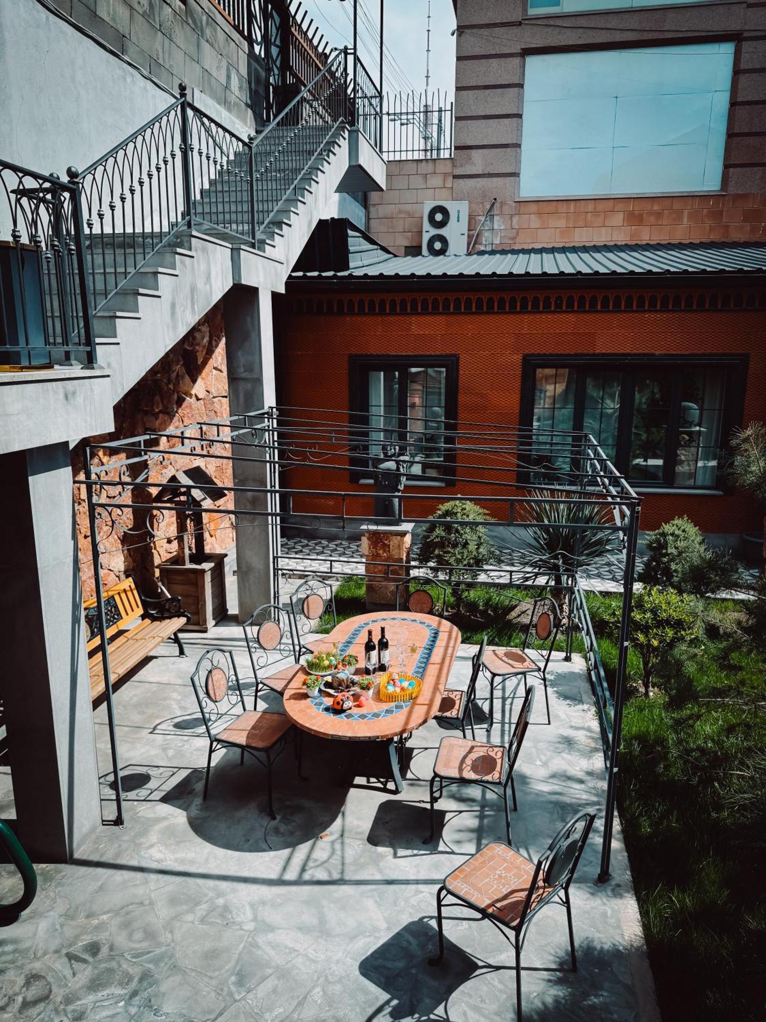 Aspar Boutique Hotel 예레반 외부 사진